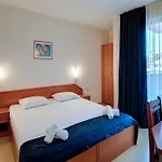 מלון Family Hotel Amon Ra 3*