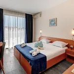 Family Hotel Amon Ra מלון