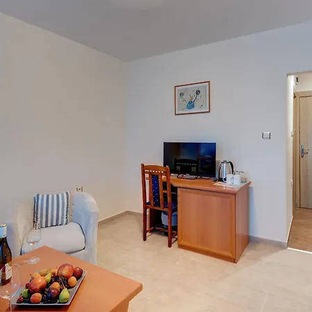 семеен амон ра 3*