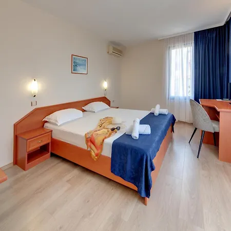 Family Hotel Amon Ra סוזופול