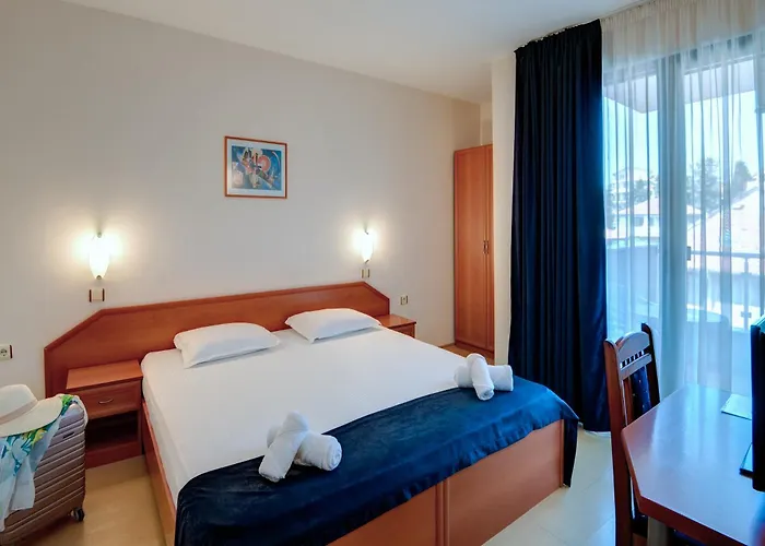 Hotel семеен амон ра 3*