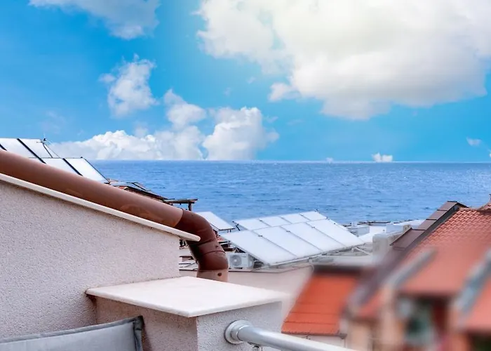 семеен амон ра Hotel