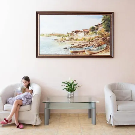 호텔 семеен амон ра